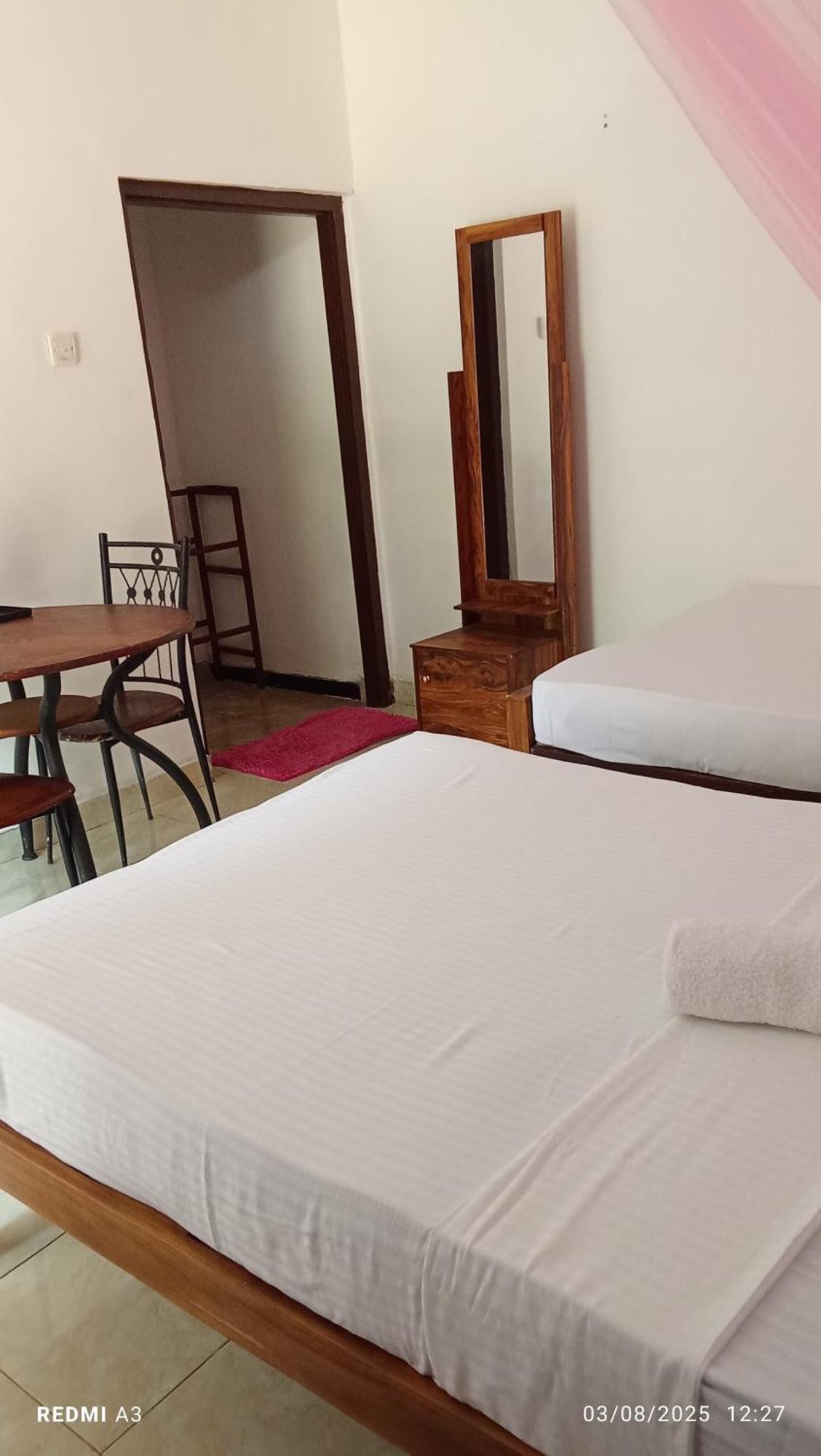 Sidhangana Home Stay Anuradhapura Oda fotoğraf